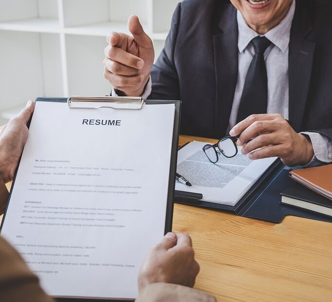 Por que optar pela terceirização de recrutamento e seleção para atrair grandes talentos